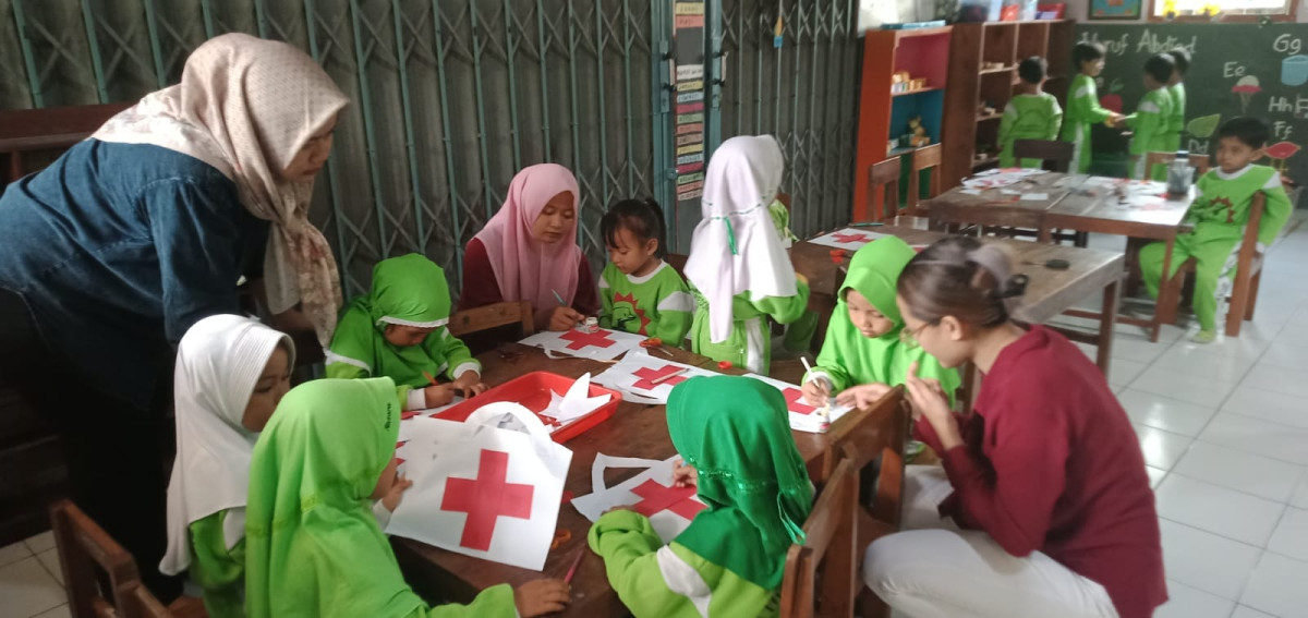 kegiatan Orang Tua masuk kelas dengan Tema Profesi Dokter di TK Tunas Bhakti Malangrejo