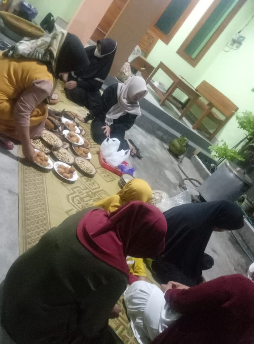 Konsumsi Tahlil dan Dzikir Sripah Hari 1 Rt 02 Pokoh