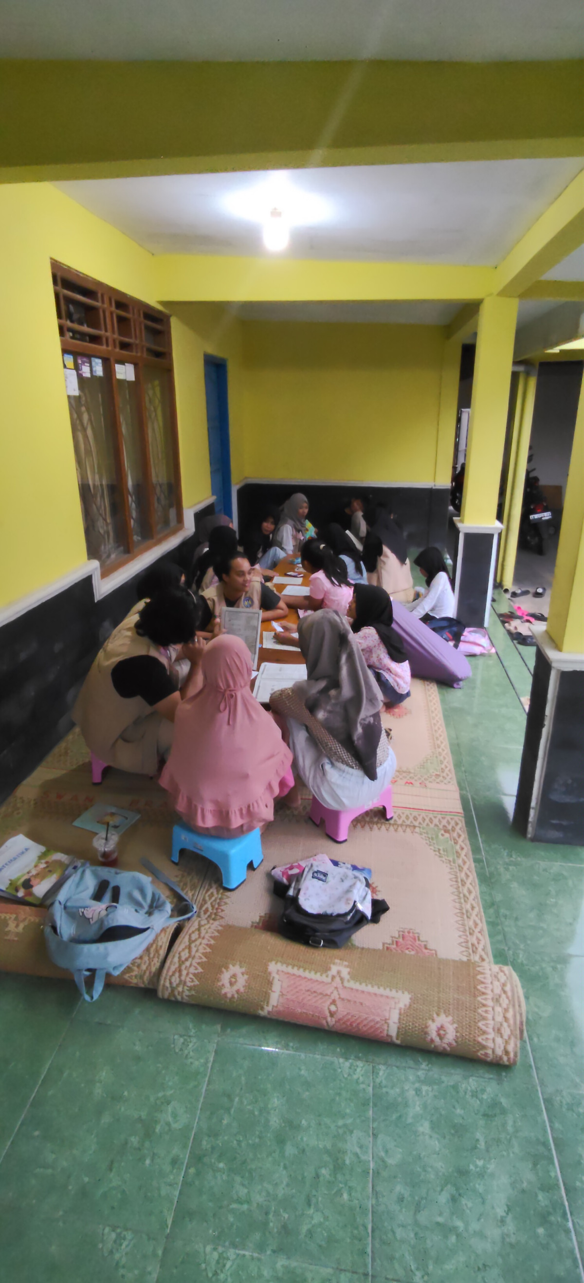 Program Kerja "Bimbingan Belajar Anak Usia SD" Oleh KKNM UNY 2025 di Padukuhan Sempu