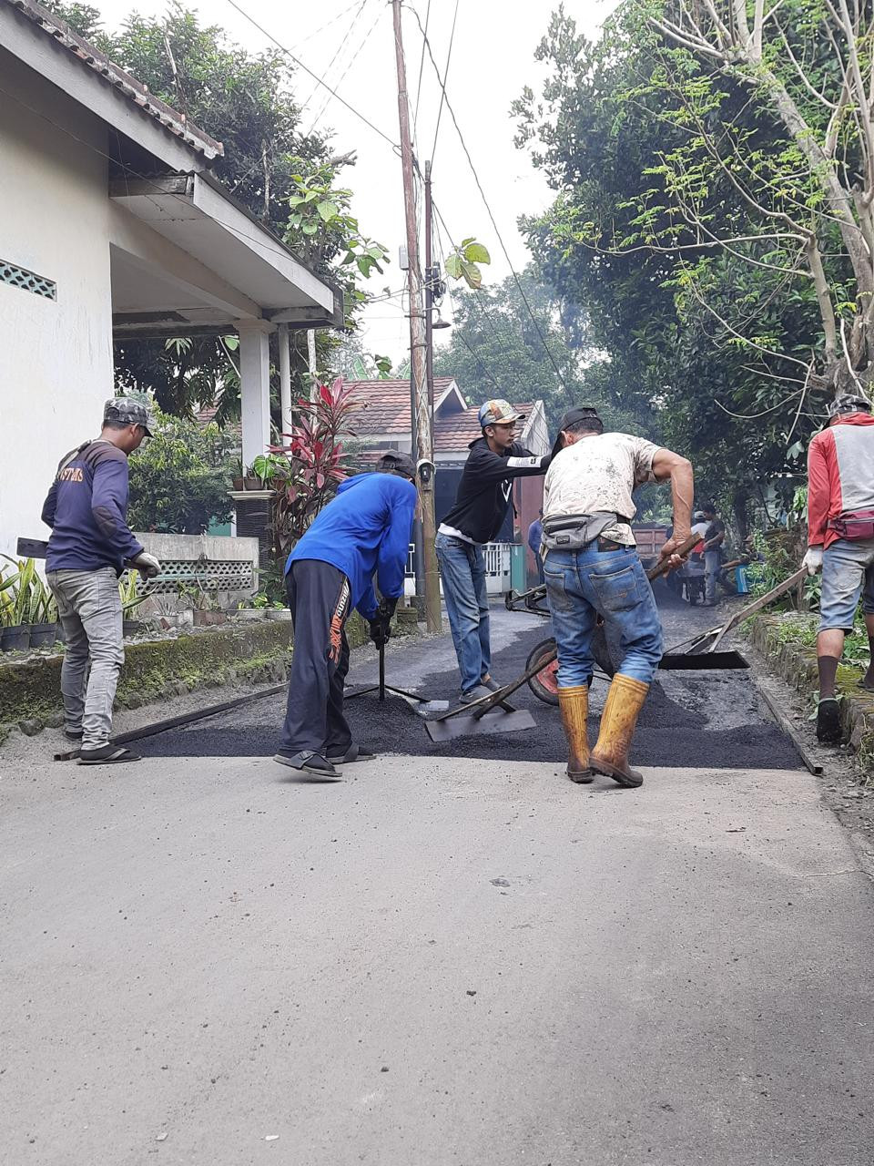 Pembangunan jalan di RT02 Padukuhan Sempu