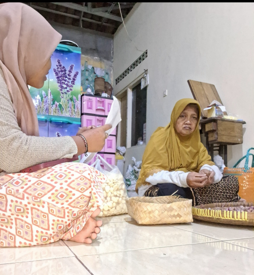 Kegiatan Wawancara Yang Dilakukan Salah satu Warga Wonosari