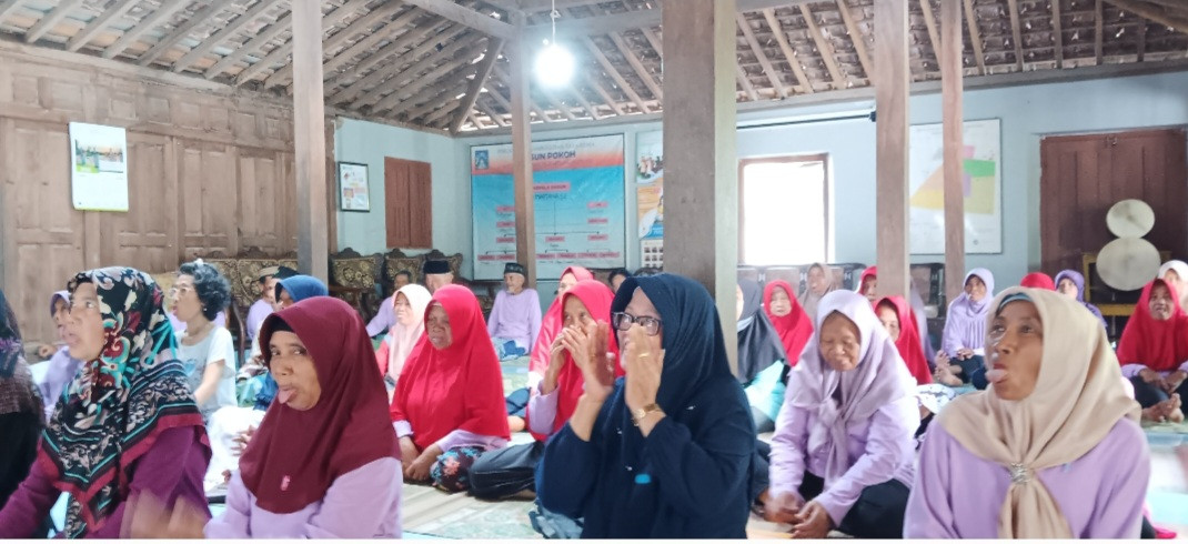 Senam Mulut Pencegah Stroke Pada Lansia Pokoh