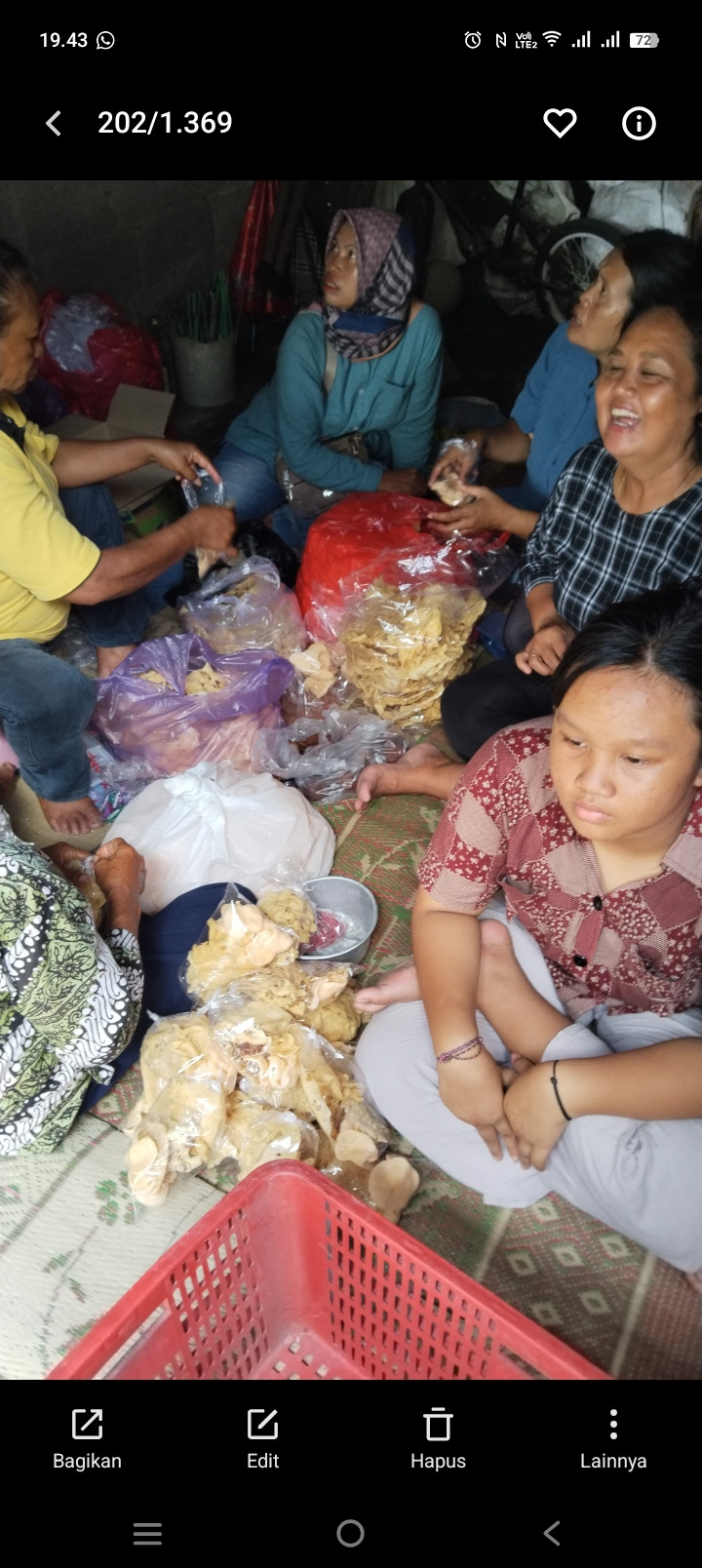 Rukun sosial masak ditempat lelayu salah 1 warga sawahan kidul