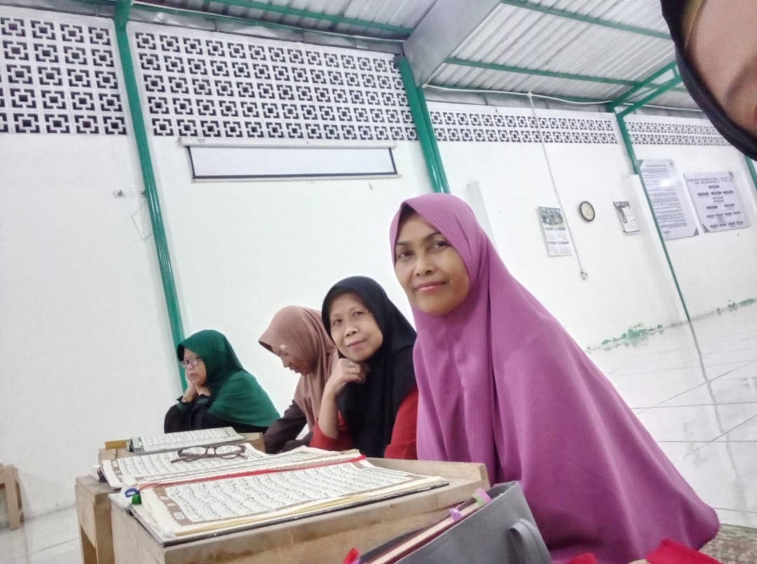 Tadarus Al Quran Ibu-Ibu Jamaah Masjid Al Amin Pokoh