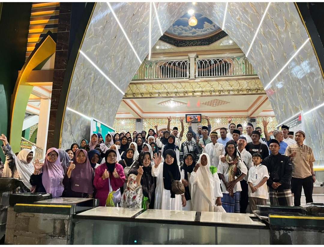 Wisata Religi Warga Pokoh ke Pondok Pesantern Dhiyaul Qur'an Kediri