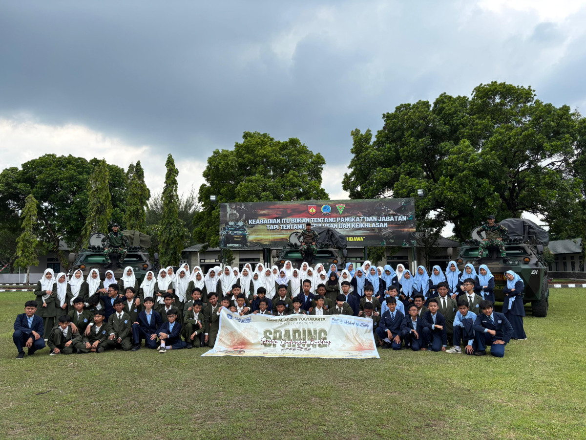 Kegiatan smpii Al Abidin Yogyakarta ke batalyon 403 Kentungan,Jetis Wedomartani