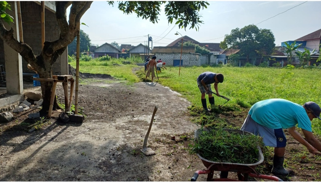 Kerja Bakti Pembersihan Gang Antasena RT 04 Pokoh