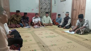 Pertemuan bapak bapak RT 04 Sanggrahan