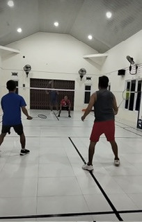 Kegiatan bulutangkis warga Sanggrahan