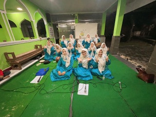 Unjuk kebolehan group hadroh Tanzilla Saffana Sanggrahan