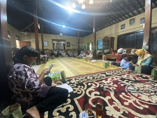 Pertemuan IMP kel 2 diikuti kader Sanggrahan