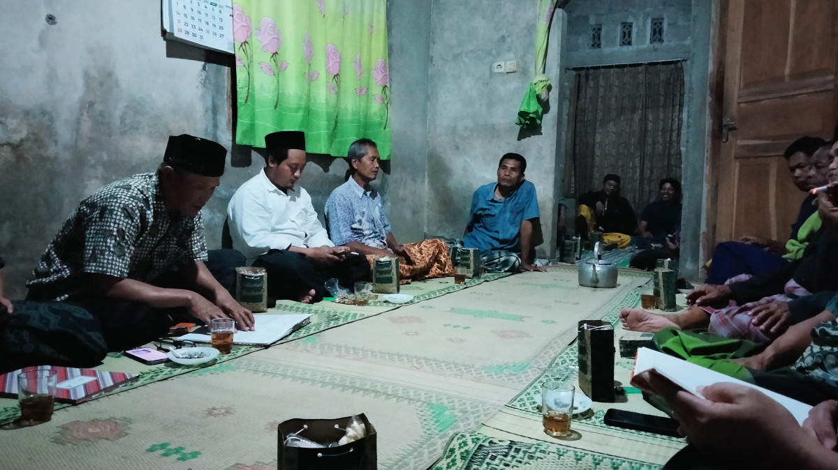 Pertemuan rutin minggu pahing warga Tonggalan