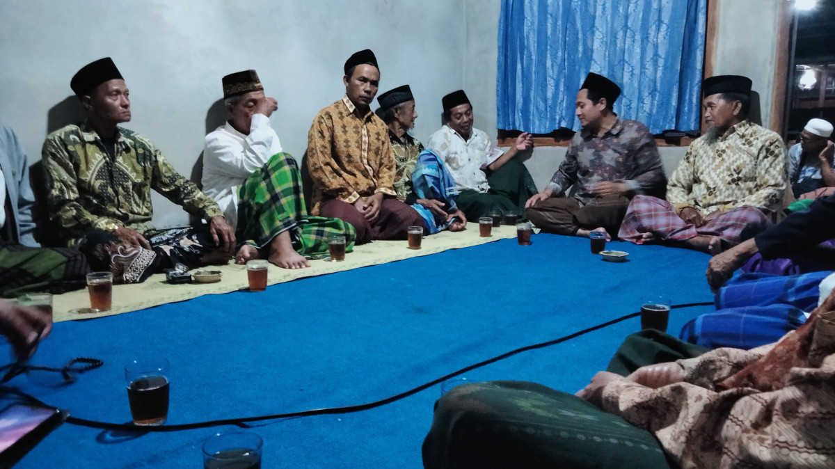 Tahlil hari ke 5 meninggalnya Bp Sawal warfa padukuhan Tonggalan