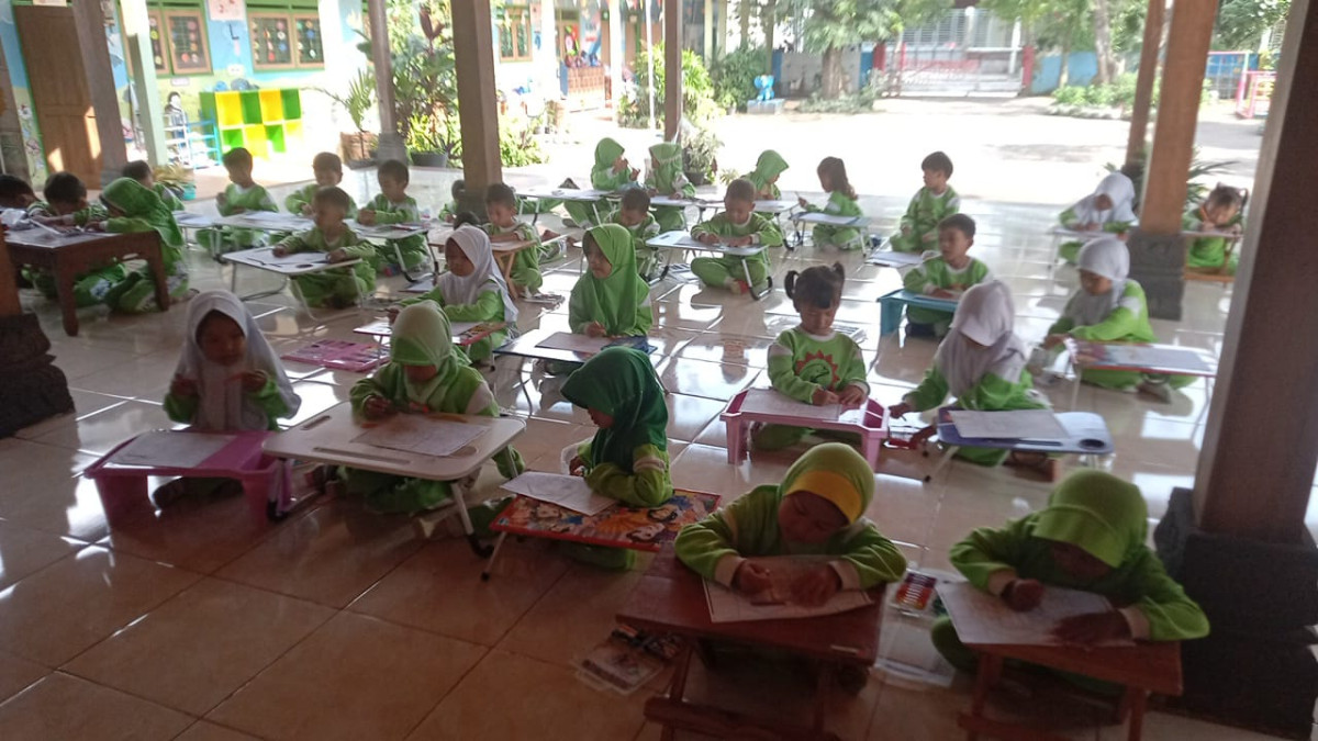 Lomba mewarnai kelompok A1 dan A2 TK Tunas Bhakti Malangrejo