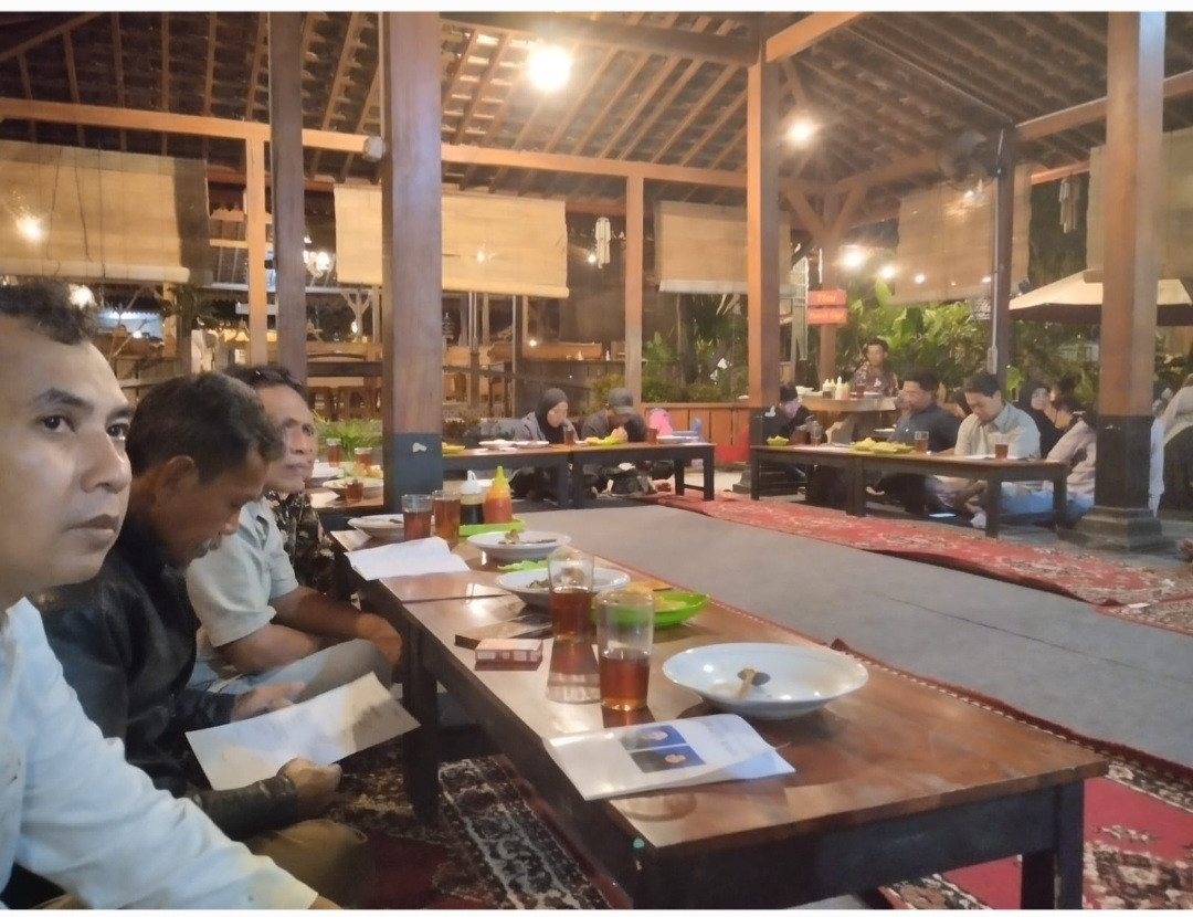Rapat Persiapan Hajatan Pernikahan Warga RT 05/RW 20 Padukuhan Pokoh