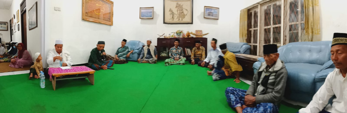 Amalan rutin yasinan mlm jumat warga rw 01 gedongan lor