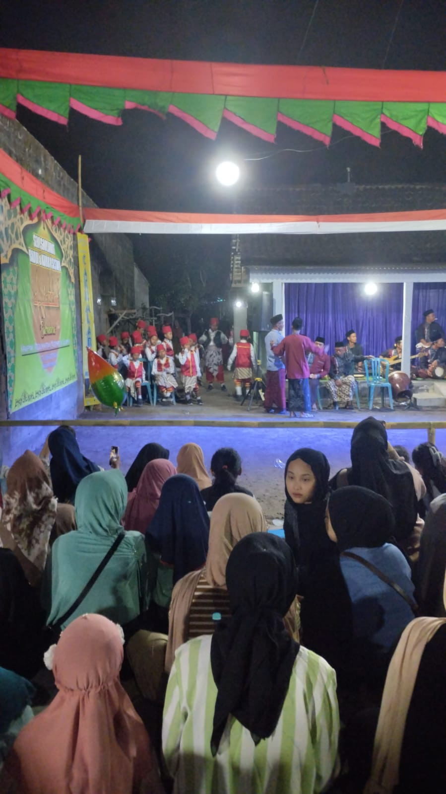 Penampilan Kesenian Badui di Padukuhan Krapyak