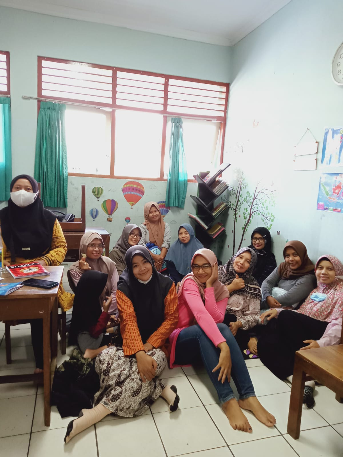 Kerja Bakti Ibu-ibu di Padukuhan Krapyak