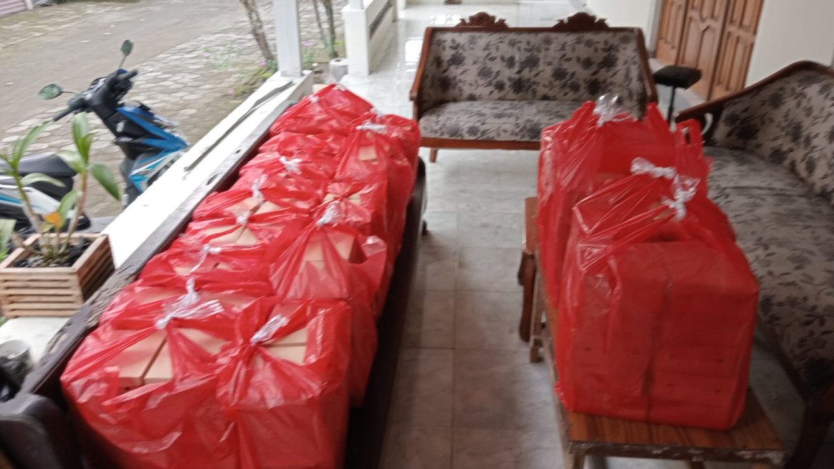 Persiapan Snack box untuk acara Pengajian oleh Ibu-ibu Padukuhan Sempu