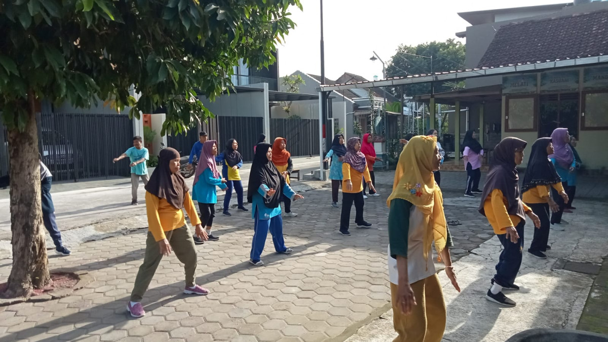 Senam Lansia SETAMAN Malangrejo