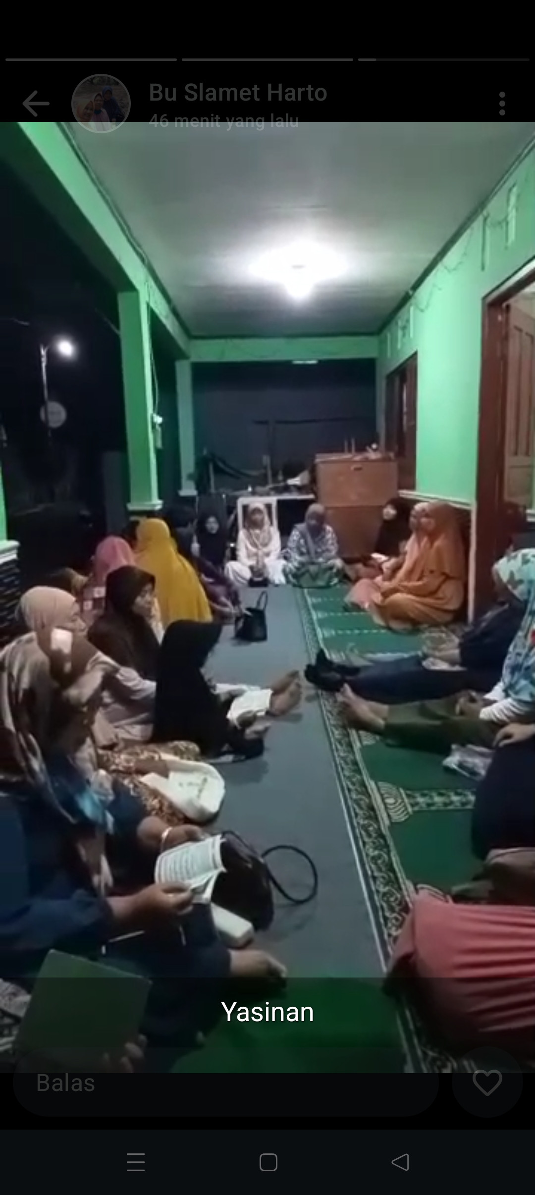 Yasinan rutin tiap malam Jumat oleh ibu ibu RT 02 di rumah ibu Sugi harjanti gebang Jetis wedomartani
