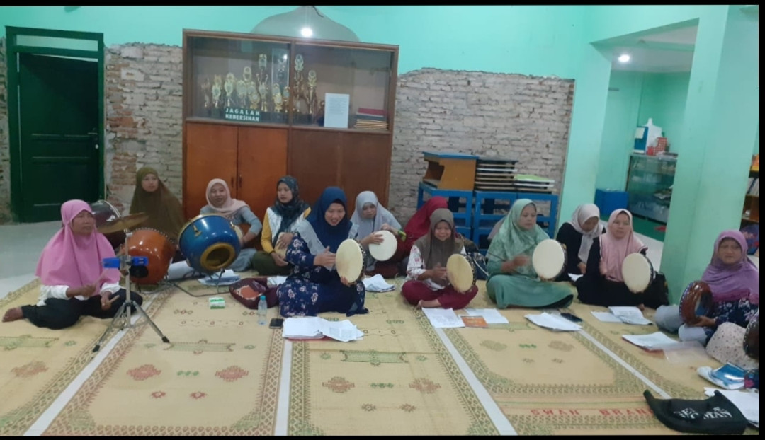 Latihan Hadroh Ibu-ibu Gandok Sempu