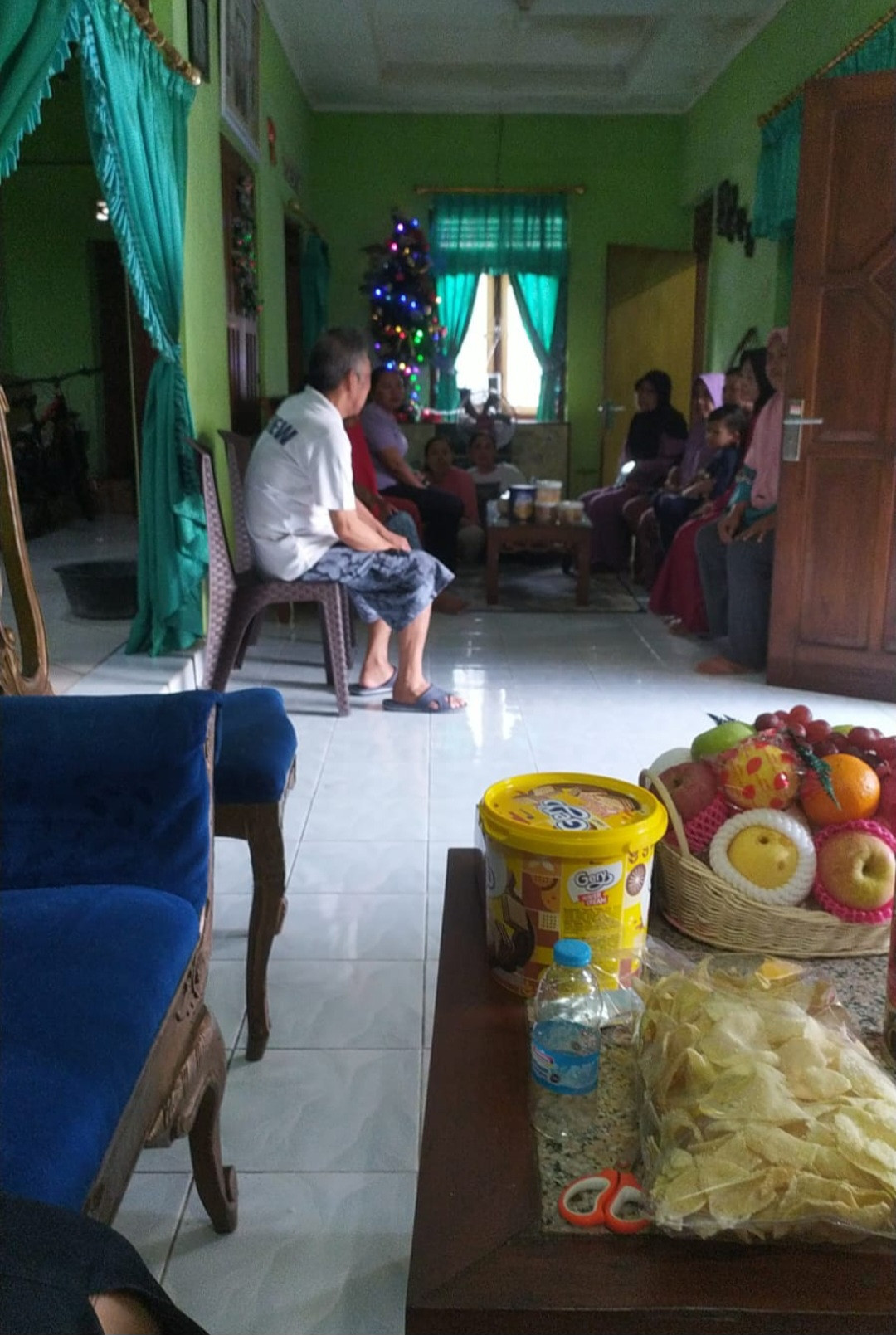 Rukun Sosial Menjenguk Warga Yang Sakit RT 01 Padukuhan Pokoh