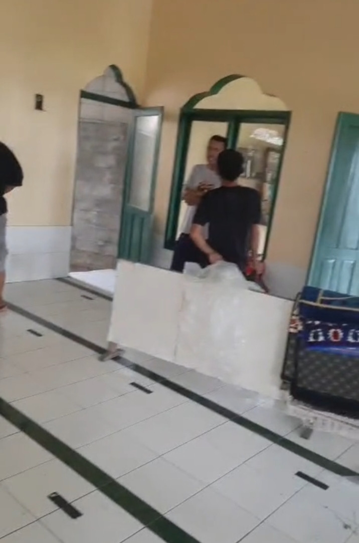 Kerja bakti masjid al hidayah, sawahan kidul