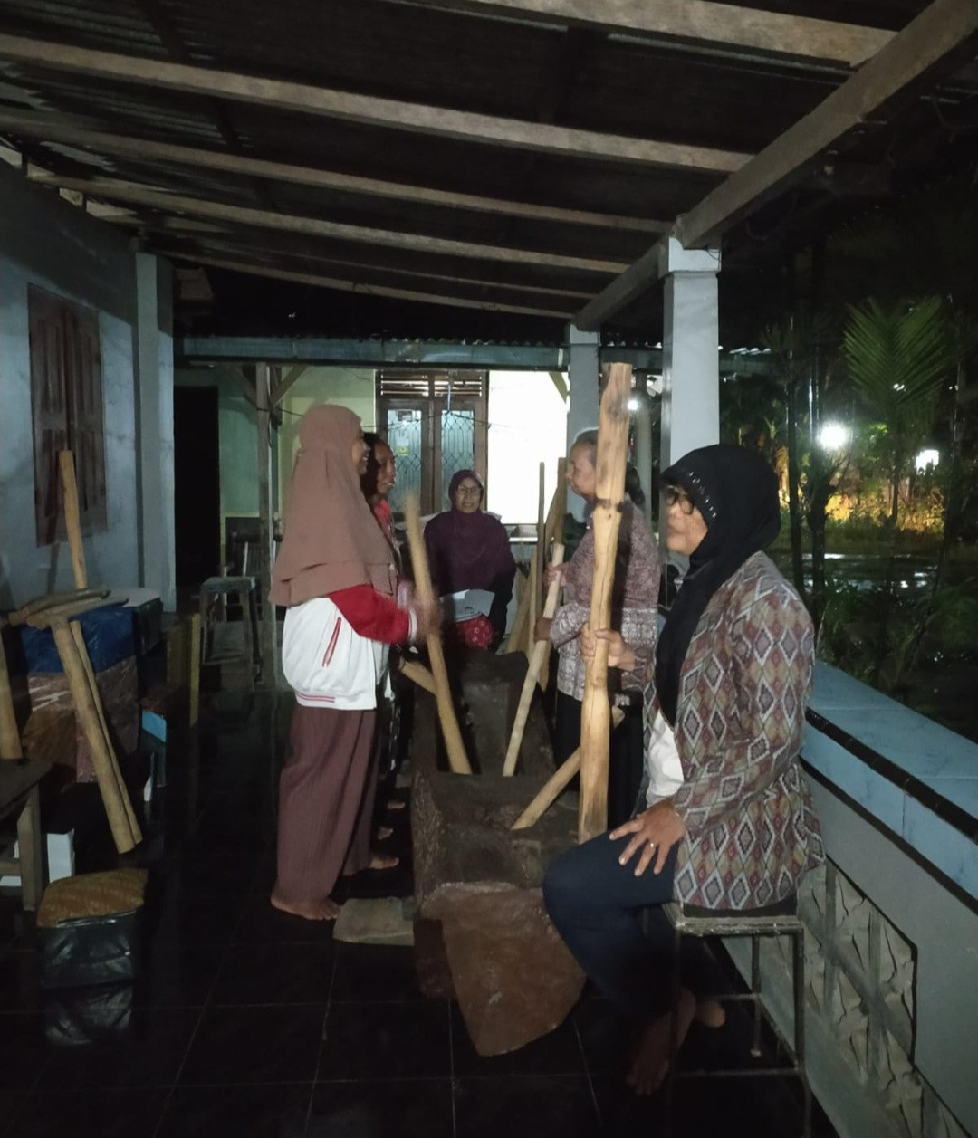 Latihan Gejog Lesung Paguyuban Seni Gejog Lesung Manunggal Budaya Pokoh