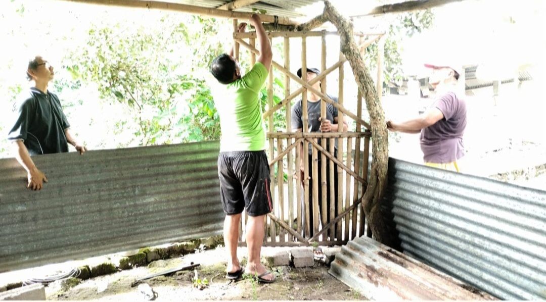 Gotong Royong Pembuatan Tempat Patehan Hajatan Pernikanan Warga RT 01/RW 19 Pokoh