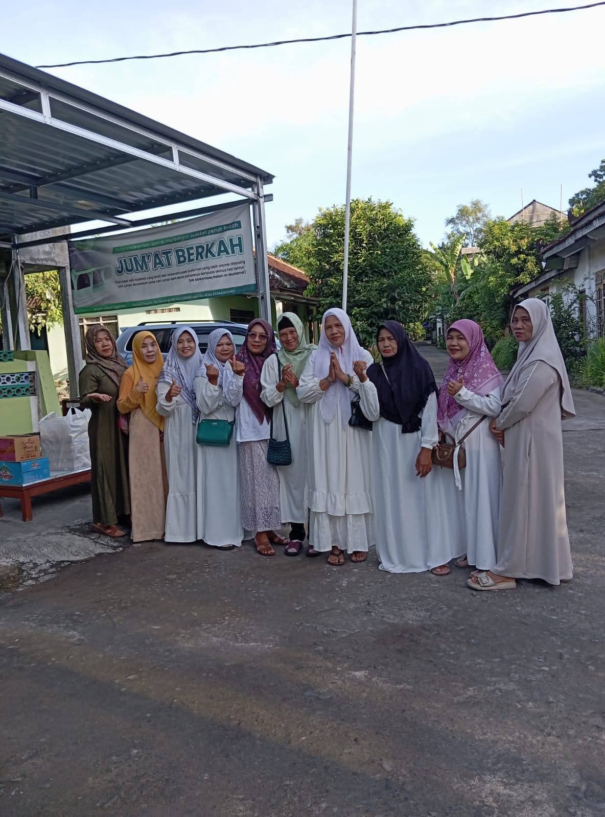 Kegiatan jumat berkah setiap hari jumat di masjid Tegalsari