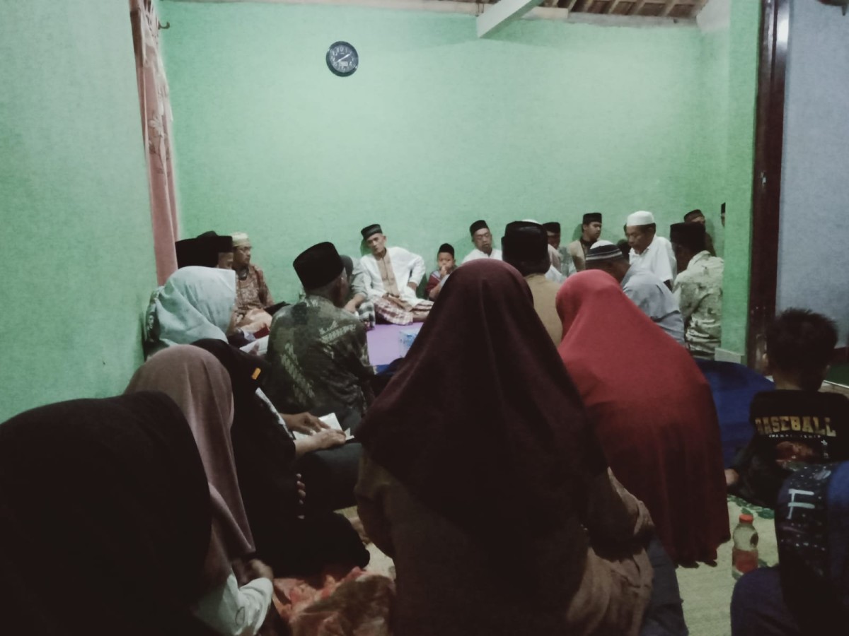 Tahlilan ruwahan rw 02 warga gedongan lor