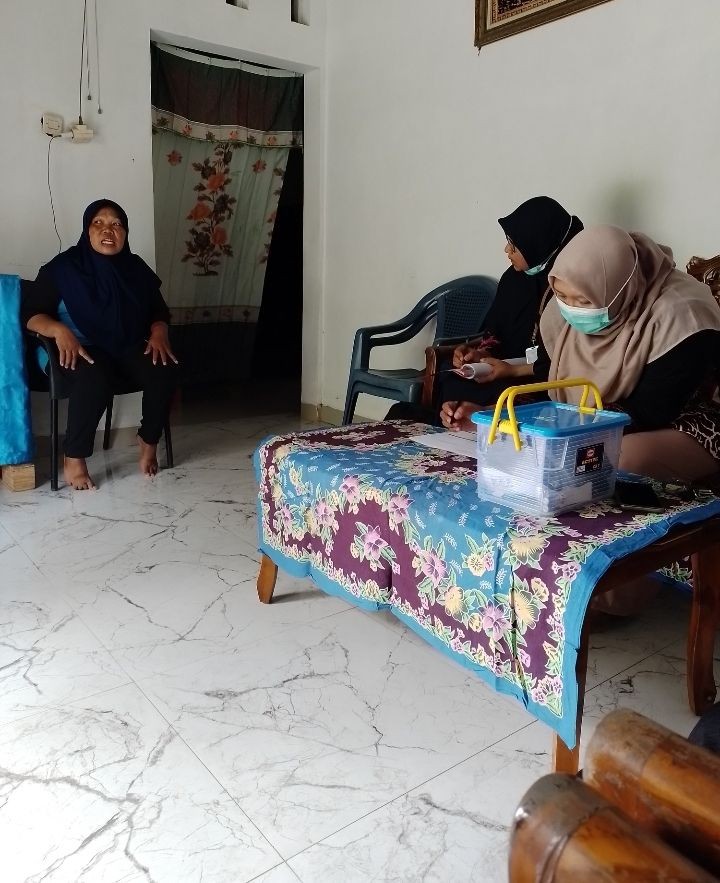 Kunjungan rumah dr pukesmas ke dusun Gondanglegi