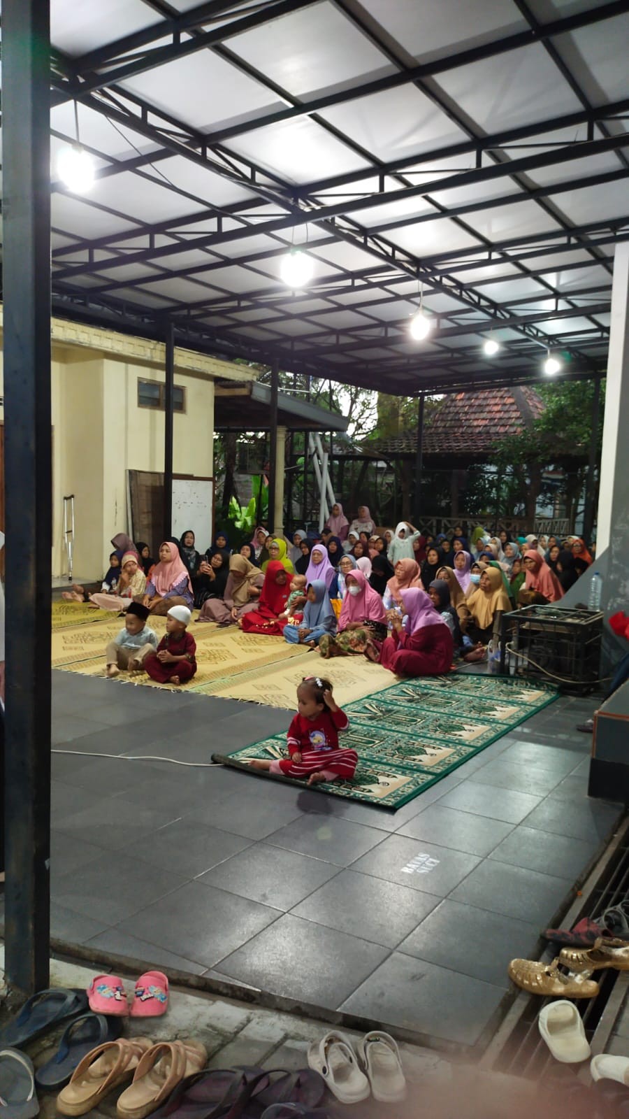 Pengajian menjelang buka bersama warga gedongan lor