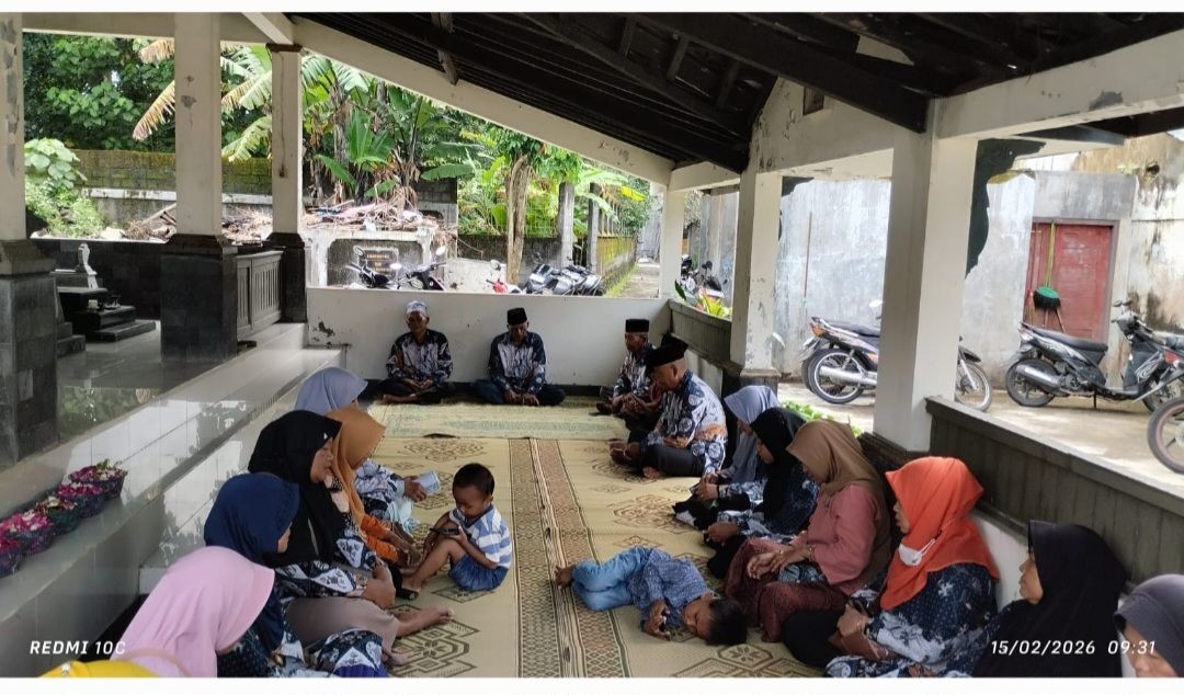 Tahlil dan Dzikir Trah Parto Wiryo di Makam Tengah Dusun Pokoh