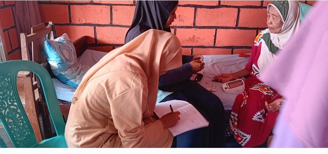 Kunjungan Home Visit dan Pemeriksaan Kesehatan Lansia RT 05 Padukuhan Pokoh