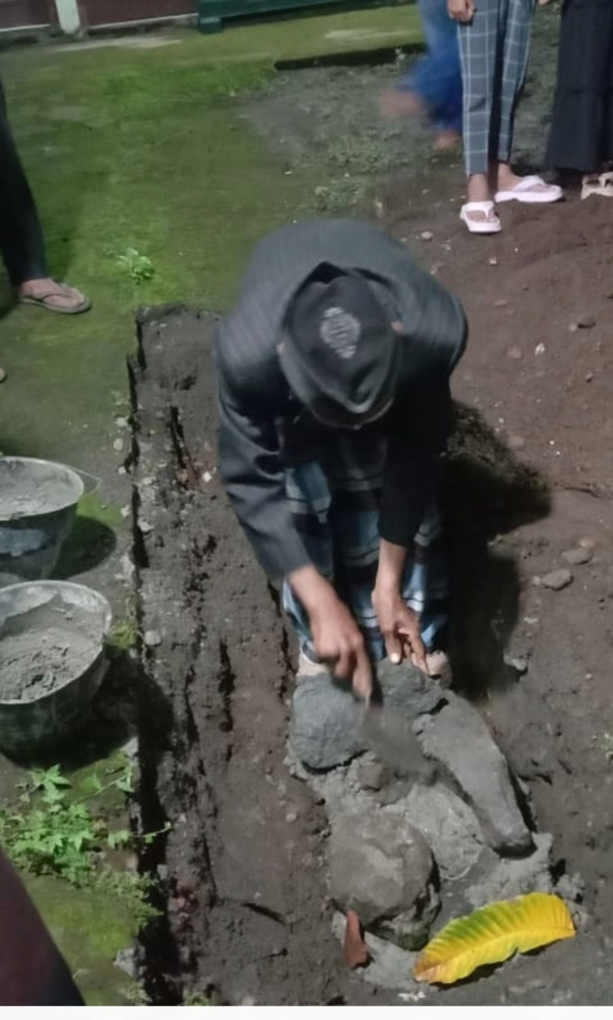 Peletakan bath pertama pembangunan masjid Babadan