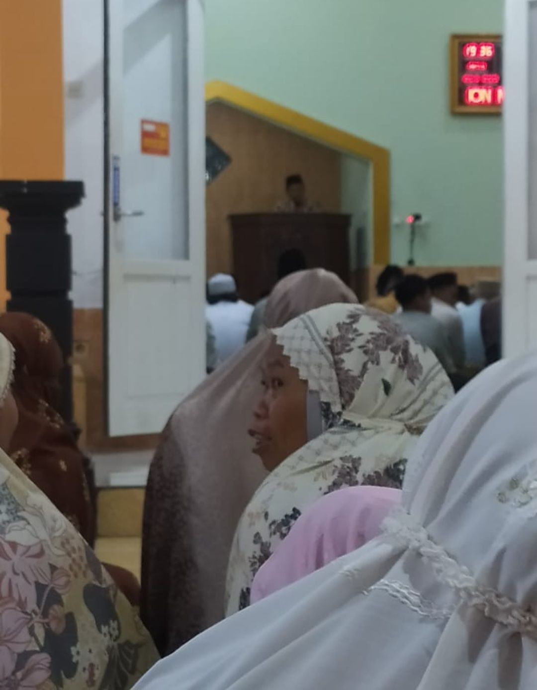 Ibadah Sholat Tarawih Malam ke 8 Masjid Al Amin Pokoh