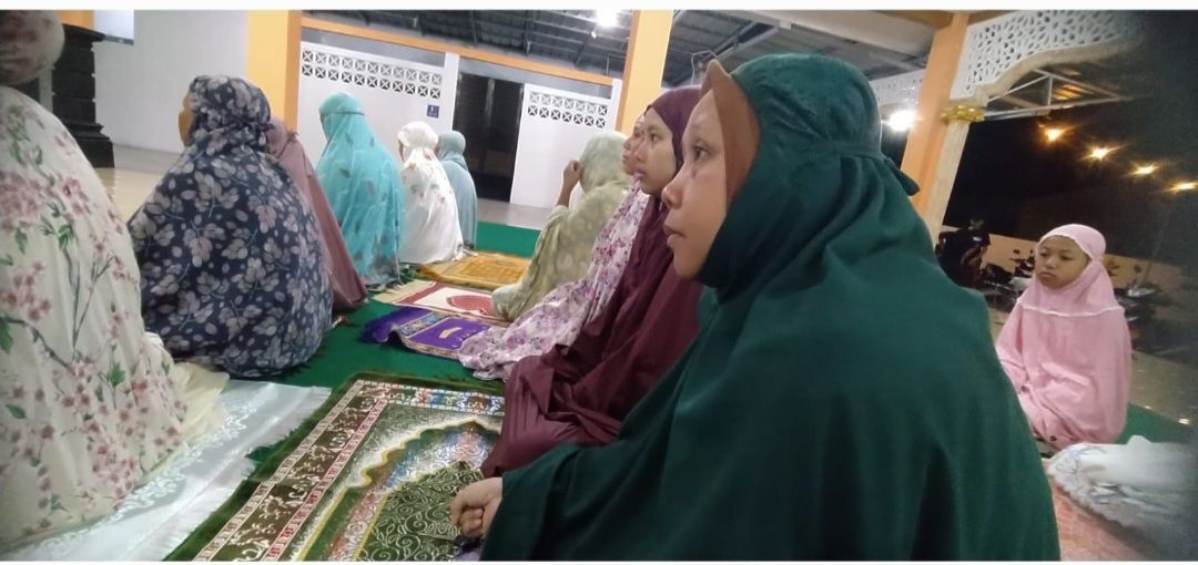 Ibadah Sholat Tarawih Malam ke 14 Masjid Al Amin Pokoh