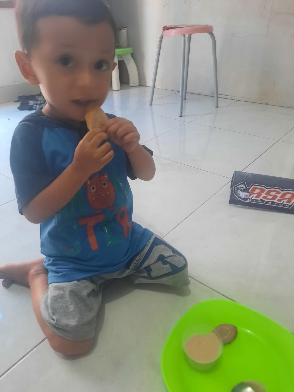 Pemberian PMT tambahan dusun meces