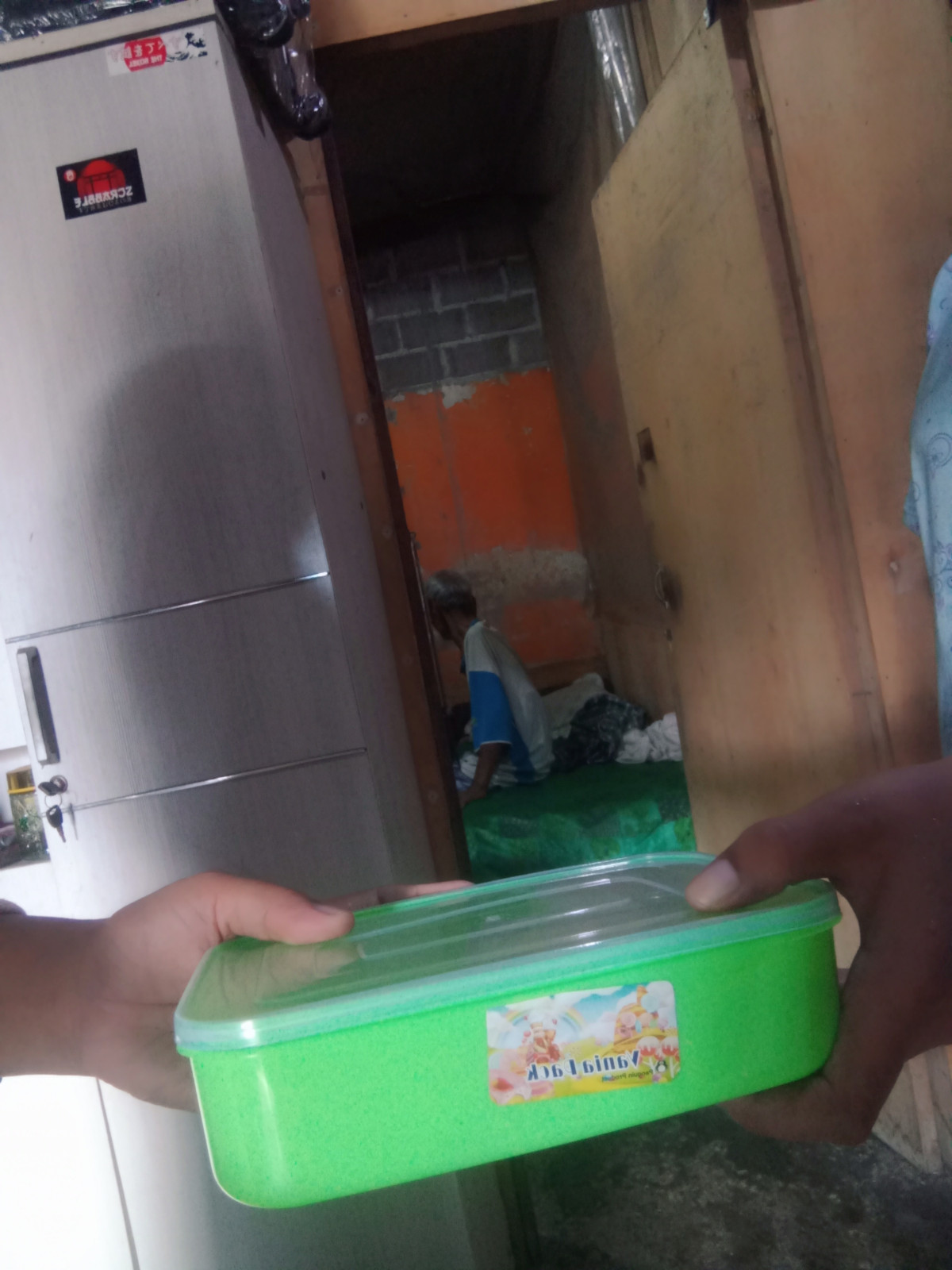 Pemberian PMT lokal untuk ibu hamil selama 60 hari menu pertama puding jagung dan rola