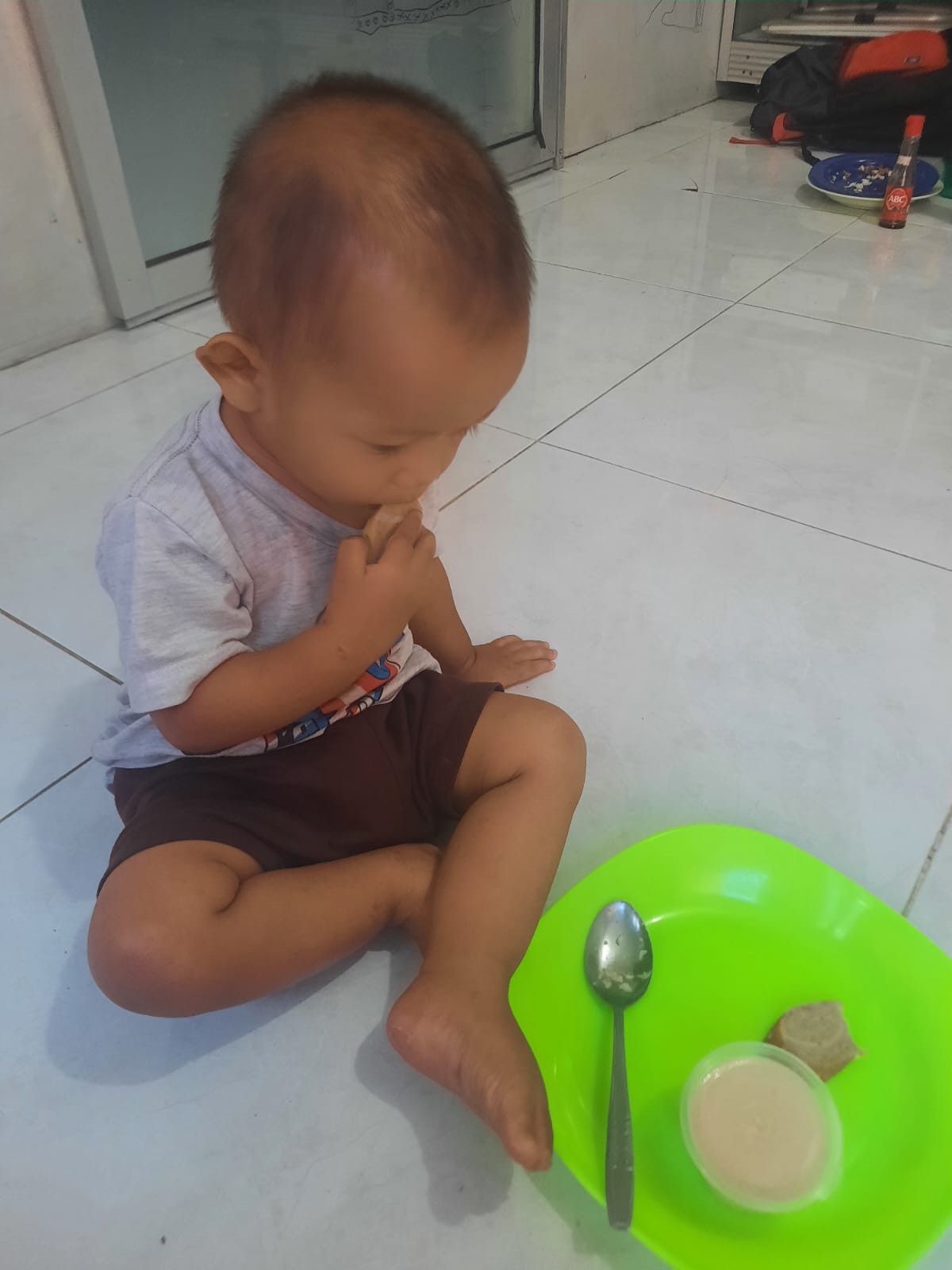 Pemberian pmt lokal uk balita dan bumil warga cilikan