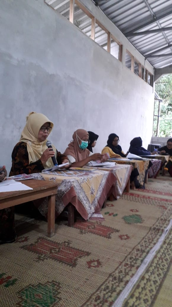 Pertemuan PKK dusun cilikan