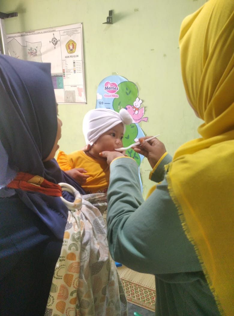 Pemberian obat cacing balita