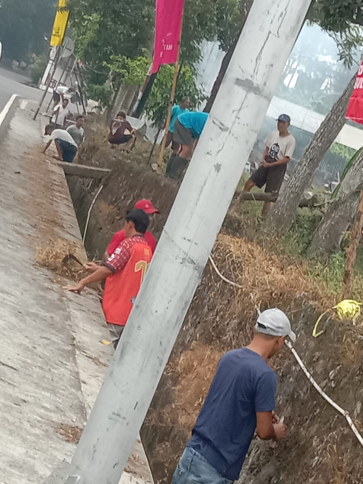 Gotong royong dusun Grogolan