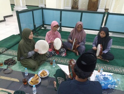 Kegiatan latihan Hadroh Masjid Baiturrahman Dusun degolan
