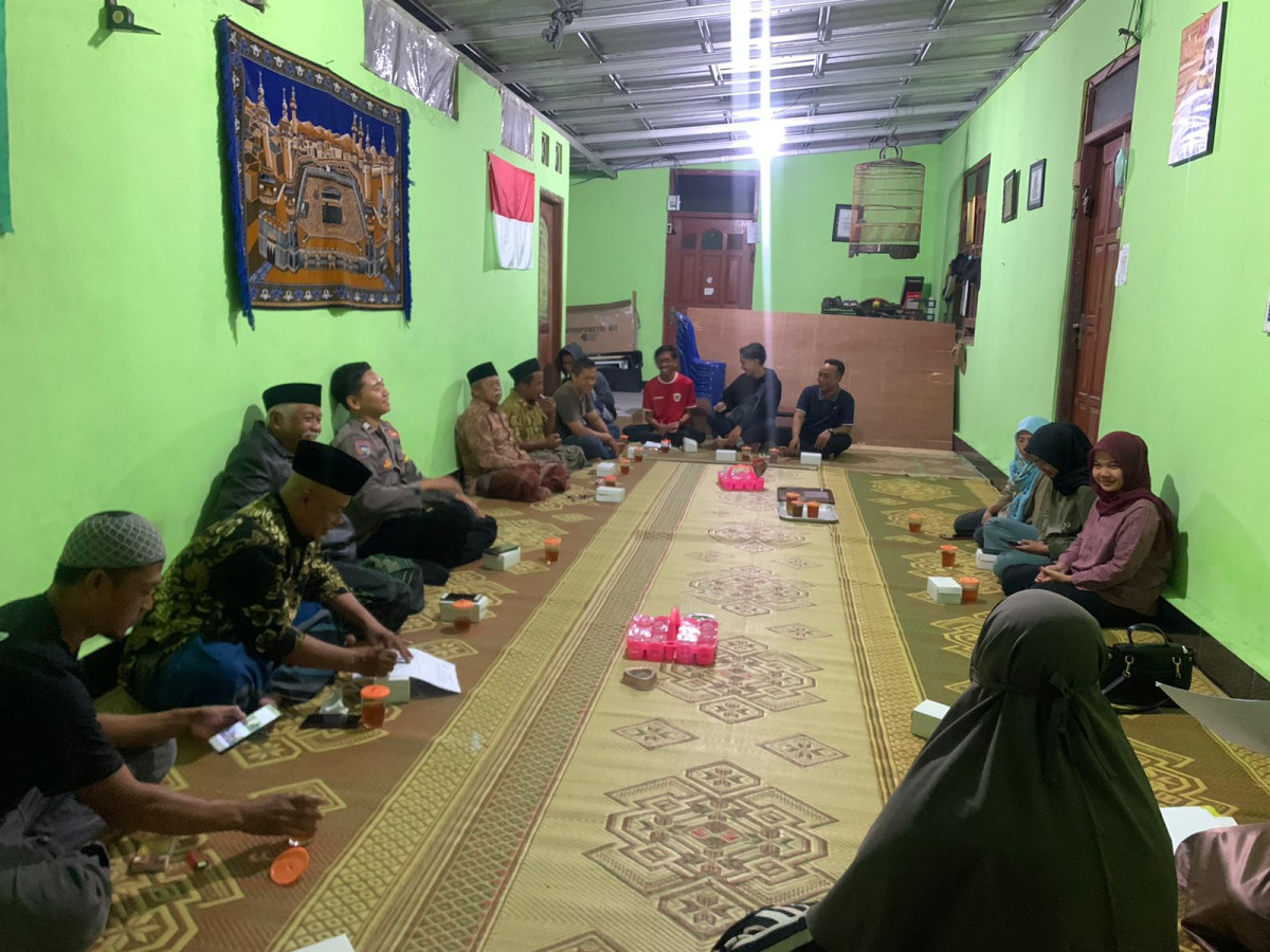 Musyawarah Padukuhan Data Kemiskinan Dusun Ngemplak Asem