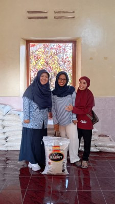 Pendistribusian Beras Fortifikasi Bagi ibu Hamil Dusun Degolan