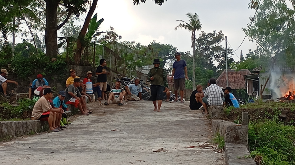 Waa Dusun Degolan Kerja Bakti Kebersihan Lingkungan Persawahan