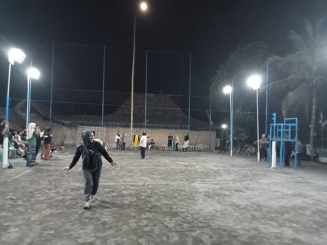 lomba gendong wakul terbalik